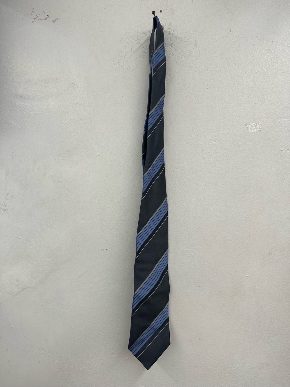 Giorgio Armani Classic Blue and Black Striped Men’s Tie silk made in Italy